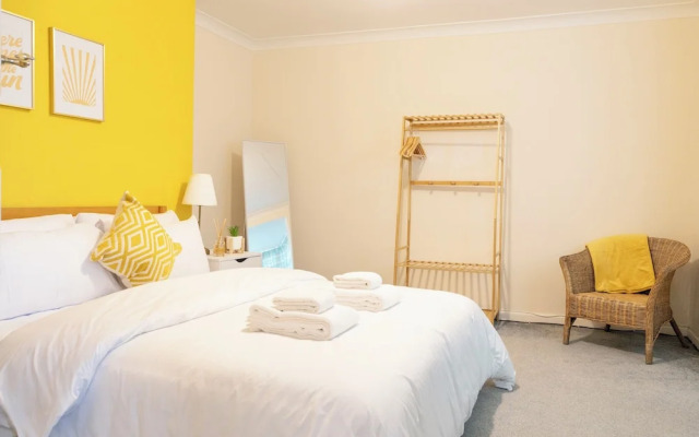 Charming Frome Retreat With 4 Bedrooms