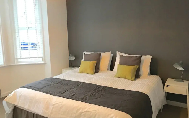 Netley Village Apartment