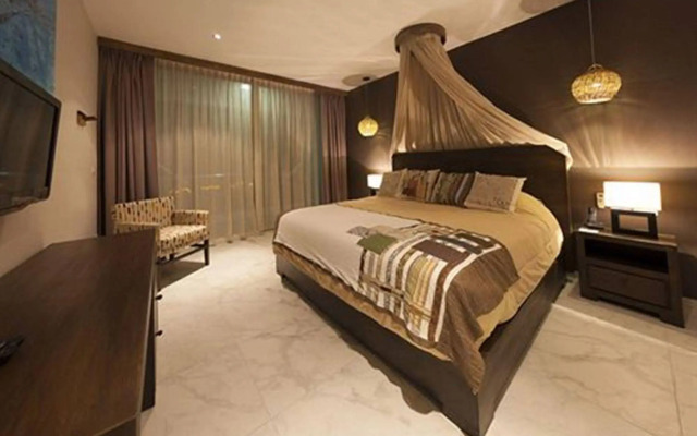 Soho Playa Hotel