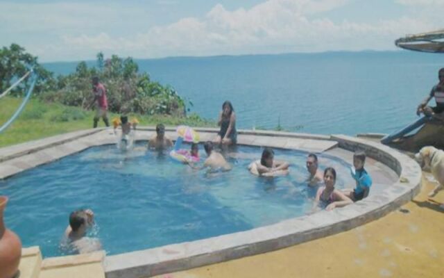 One Minute South Villa