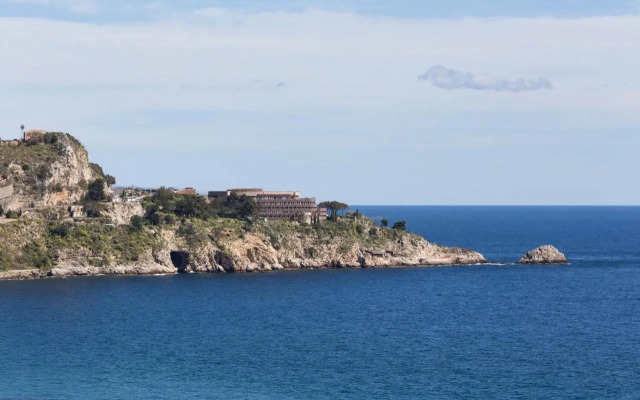 Panoramic Taormina Bay View