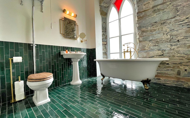 5 Bedroom Holiday Home in Dinas Mawddwy, No Deposit