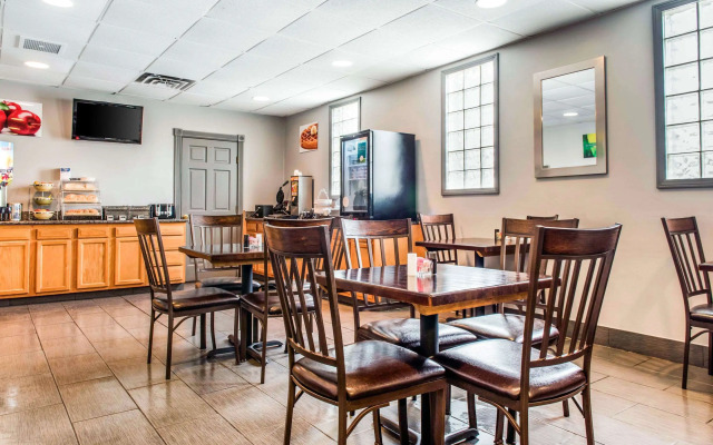 Quality Inn Austintown - Youngstown West