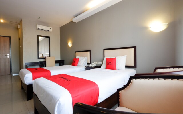 RedDoorz Plus @ Singosari Raya