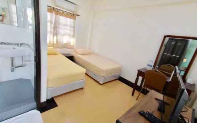 Moon Fox CaféInn Art & Gallery