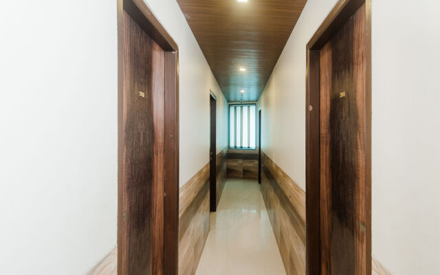 OYO 11747 Hotel Sai Comforts