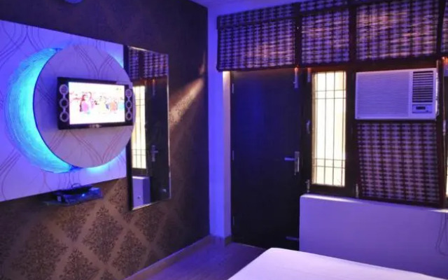 AKaSH MOTEL