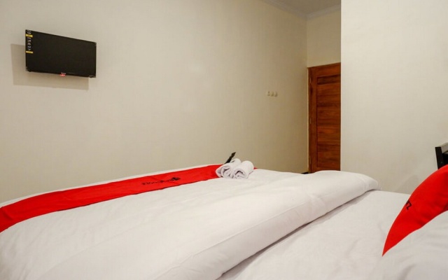 Rumah Indah Eksekutif Home Stay by RedDoorz – Guest Rooms – Makassar