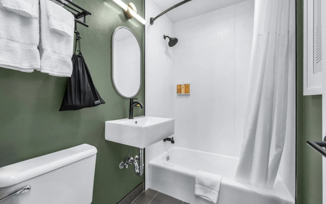 Nob Hill Hotel