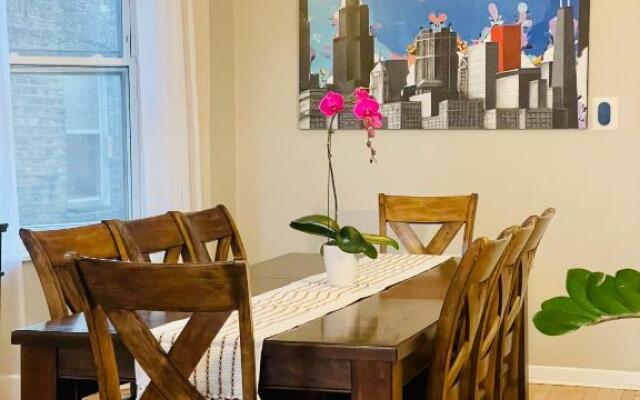 Sunny, Spacious, 3BR 1BA Davlin INN Chicago