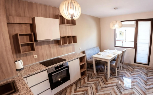 Bright 1BDR Apartment with a Balcony