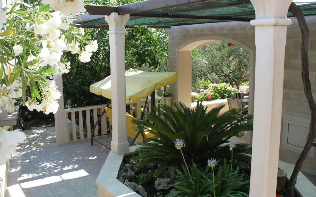 Zlatna - With Beautiful Garden - H
