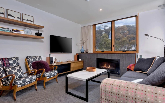 Gloria Nanook Squatters 17