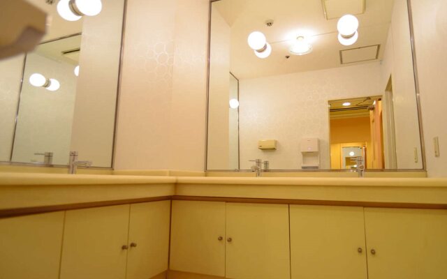Capsule Hotel B&S Eco-Cube Shinsaibashi
