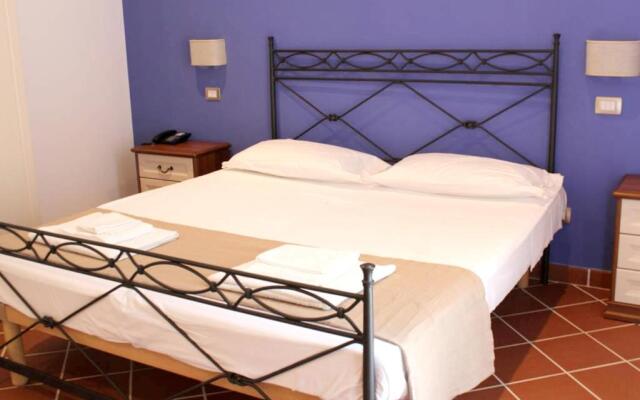 2 bedrooms appartement with enclosed garden and wifi at Nicolosi