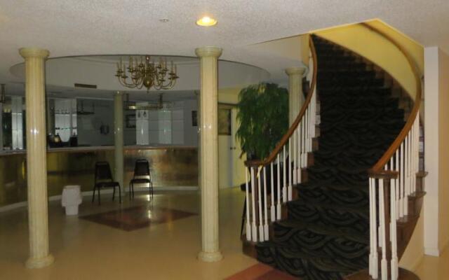 Ramada Richland Center