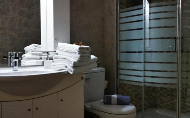 Venetia's Stone House