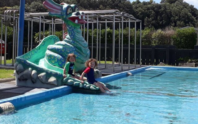 Opunake Beach Kiwi Holiday Park