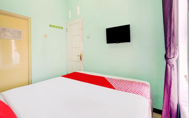 OYO 90284 Villa Biru