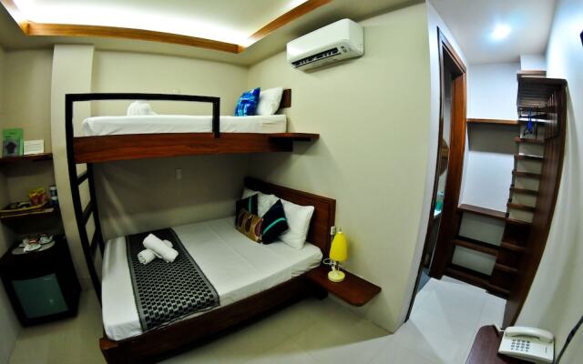 4.13 suites hotel