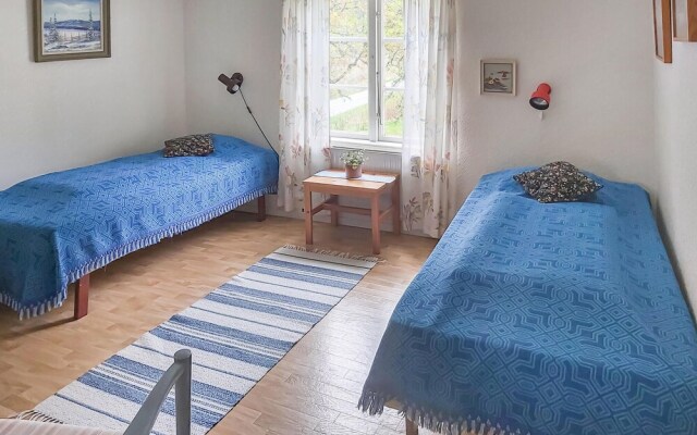Awesome Home in Ed With 4 Bedrooms and Wifi