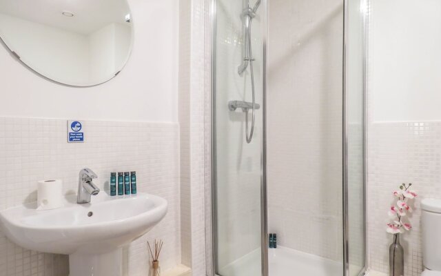 Tudors eSuites City Center Apartment