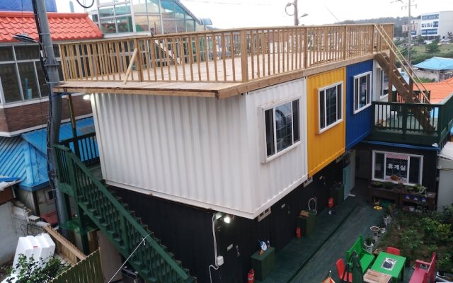 Gangneung Guest House Ocean Capsule