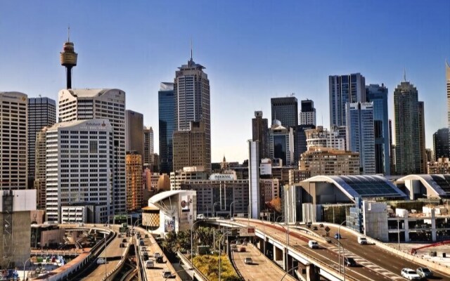 Darling Harbour City View 1 Br Apartment