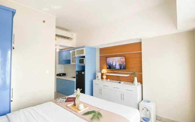 Restful Studio Apartment At Springlake Summarecon Bekasi