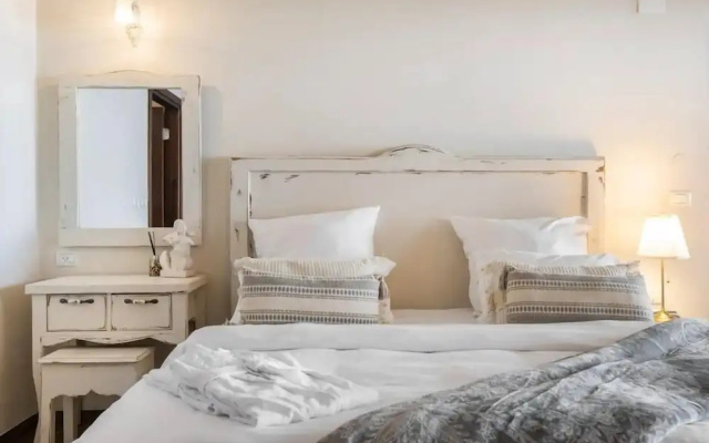 Kami Suites Hotel