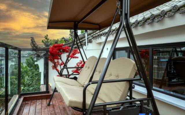 Shiyan Dufu Youth Hostel (Xi'an Bell and Drum City Wall)