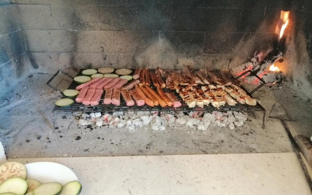 Tonina - house with patio, jacuzzi, free parking