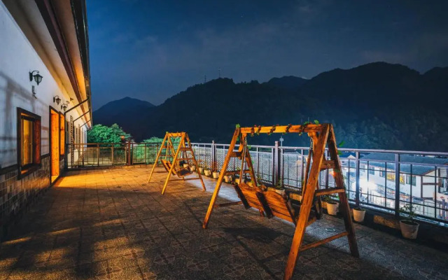 Sanqingshan Boutique Hostel
