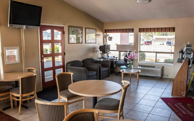 Econo Lodge Inn & Suites Hoquiam