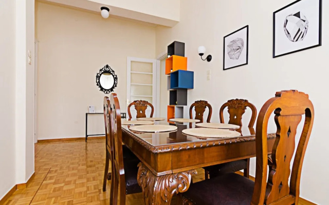 Hippy Decorated 2 Bedrooms Apartment