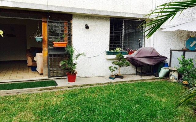 Large And Cosy Apartment With Private Garden