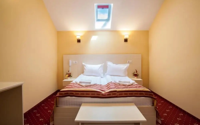 Hotel Extravagance