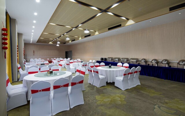 Microtel by Wyndham Miluo Downtown Hotel