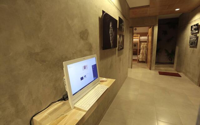 Lokal Bali Hostel