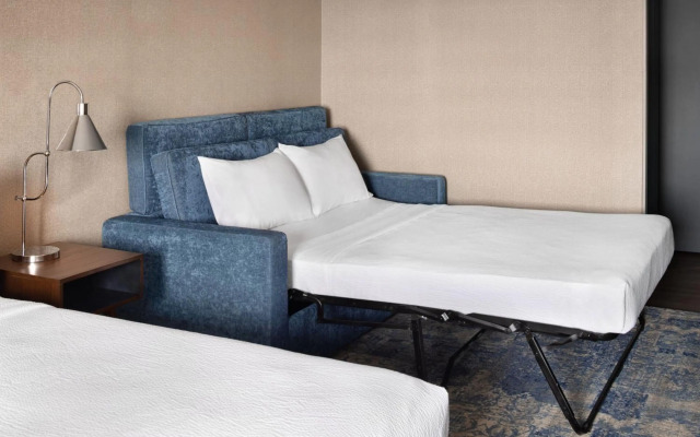 Four Points by Sheraton Edmonton South