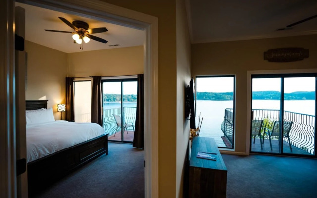 2 Bedroom Lake View Villa - Unit 209