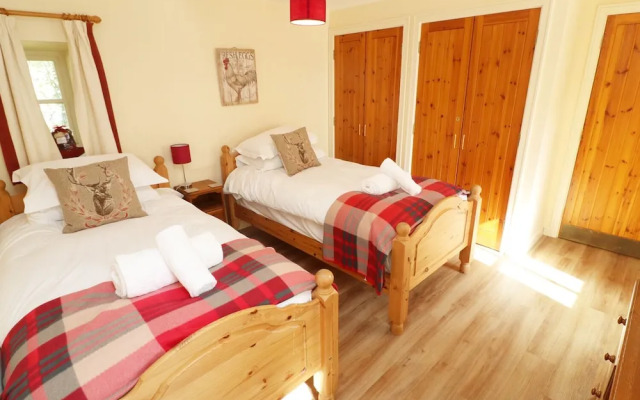 Tregoninny Vineyard and Woodland Farmhouse