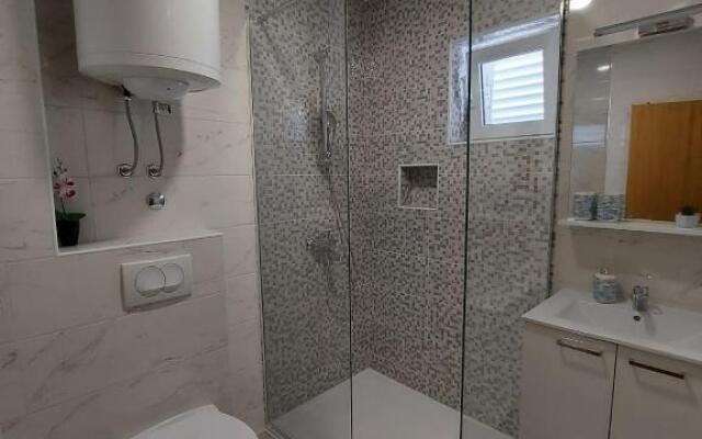 Apartments by the sea Gradac, Makarska - 18877