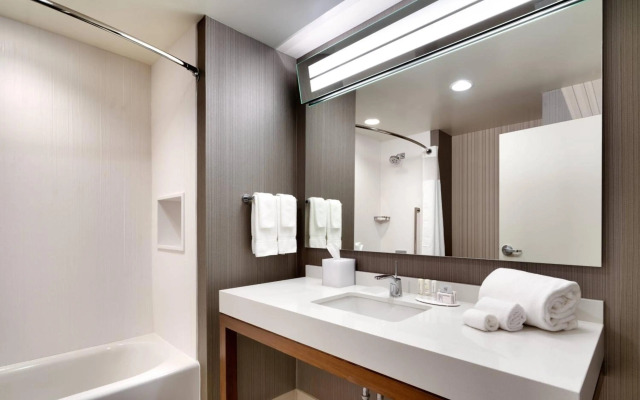 Courtyard by Marriott Atlanta Duluth Downtown