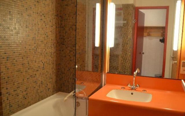 Appartement Les Menuires, 1 pièce, 4 personnes - FR-1-452-176