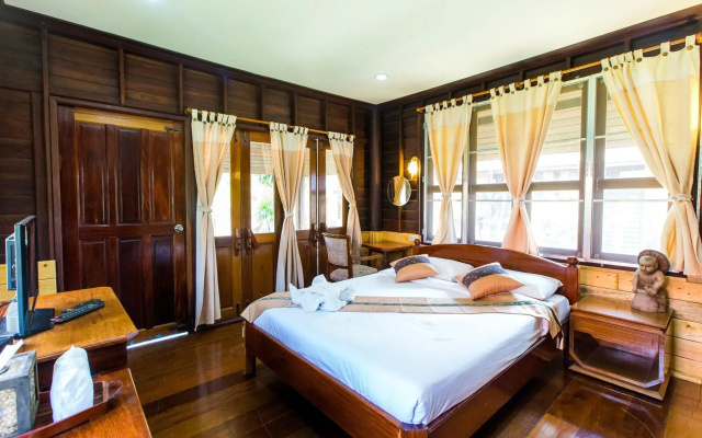 Khaothone River View Resort