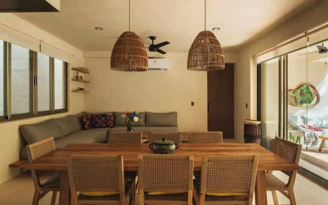 Luxury Jungle Retreat Sleeps 10 Rooftop Pool
