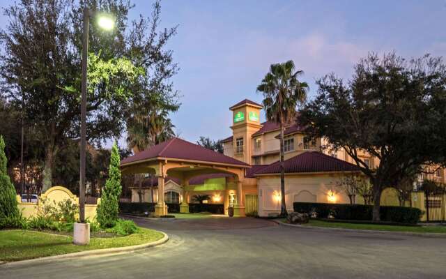 La Quinta Inn & Suites by Wyndham Houston West Park 10