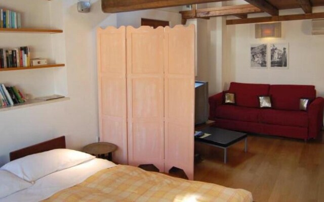 Sant Andrea in Rome With 2 Bedrooms and 1 Bathrooms