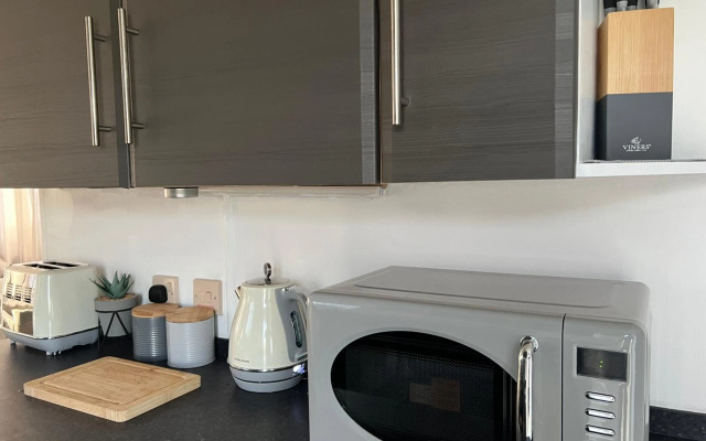 Forest & beach access Naish park